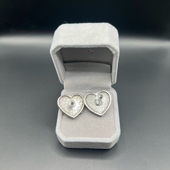 Elegant Silver Heart Earrings with Pearl Accent - Picture 3 of 4